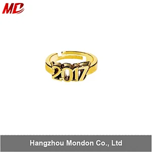 Classic Graduation Alloy Ring with year word for memory