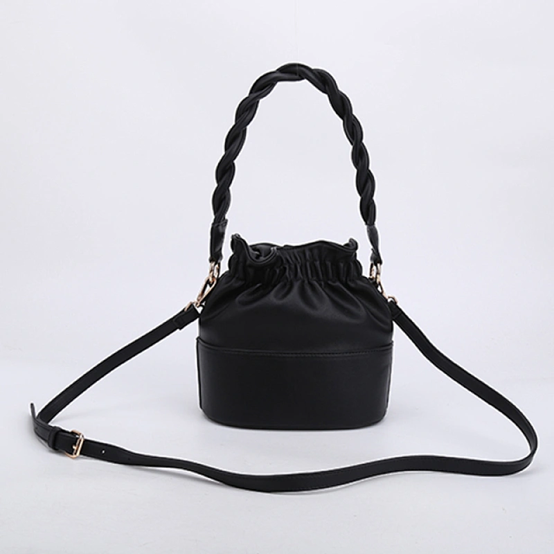 2020 HEC new arrival fasionchains crossbody handbags for woman ladies